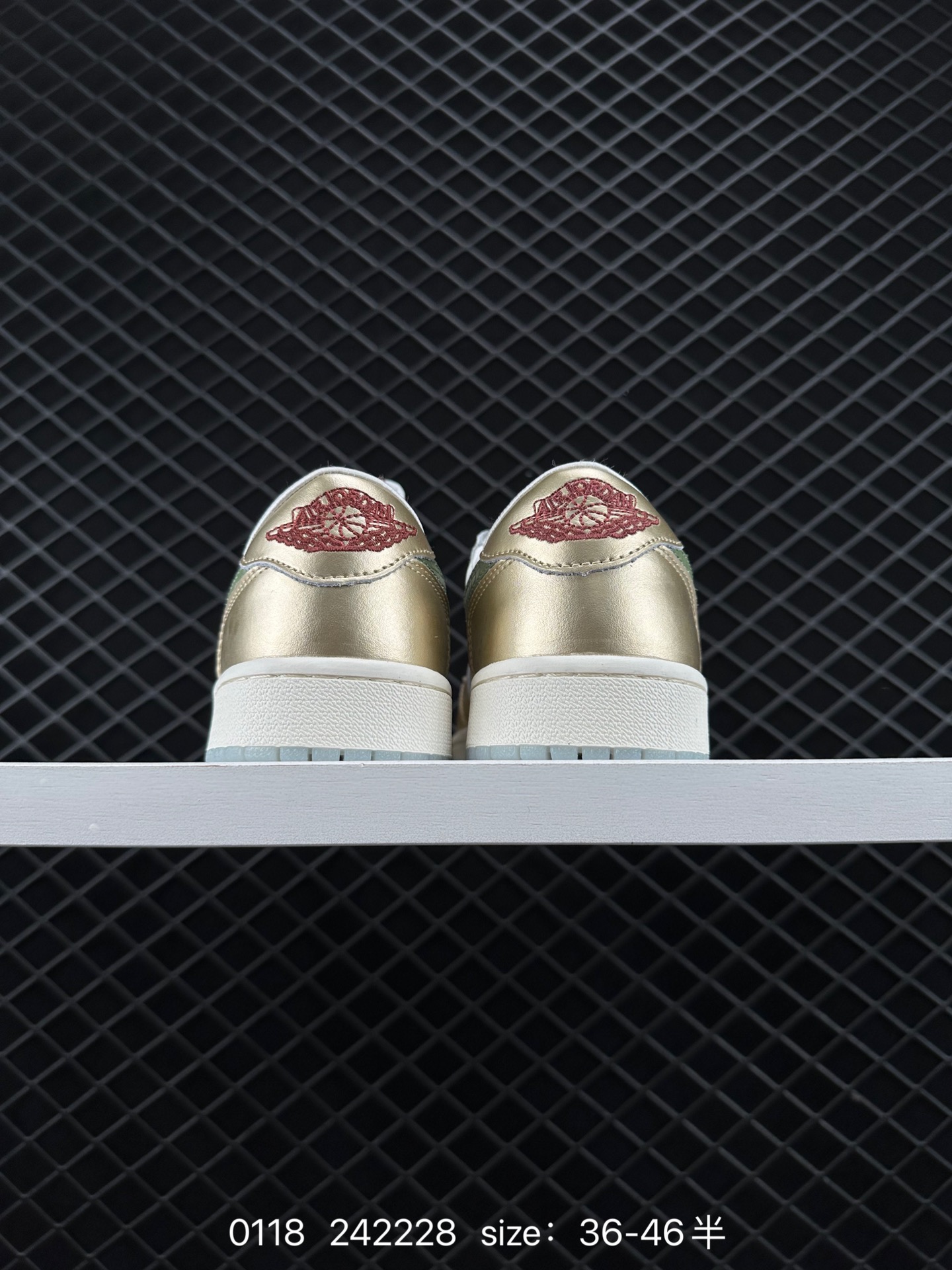 Jordan 1 Low ”Year of the Dragon“